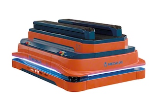 AMR 1500 so zdvíhacou plošinou dokáže presúvať bremená na plošiny alebo dopravníky