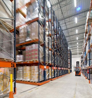 Mobilné skladovacie regály sú ideálne pre sklady s viacerými SKU