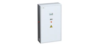 Hlavný napájací panel obsahuje PLC