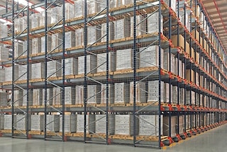 Pallet Shuttle urýchľuje expedíciu v zariadeniach so sezónnym dopytom po produktoch