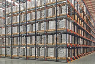 Pallet Shuttle urýchľuje expedíciu v zariadeniach so sezónnym dopytom po produktoch