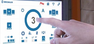 Indikátor kyvadlového vozíka zobrazuje identifikačné číslo paletového kyvadlového vozíka v prevádzke