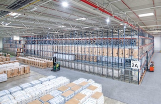 Pallet Shuttle je skladovací systém s vysokou hustotou, ktorý maximalizuje dostupnú plochu