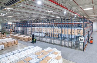 Pallet Shuttle je skladovací systém s vysokou hustotou, ktorý maximalizuje dostupnú plochu