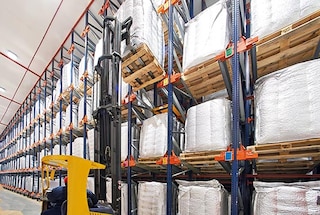 Pri vyberaní paliet je operácia opačná