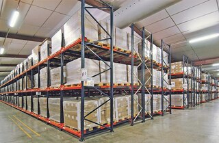 Regály push-back predstavujú optimalizáciu priestoru
